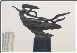 廣場女娲雕塑