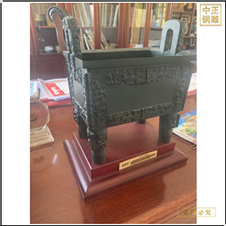 大(dà)型高1米銅鼎