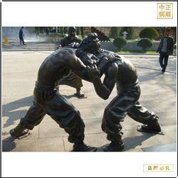 步行街腳力争辯雕塑