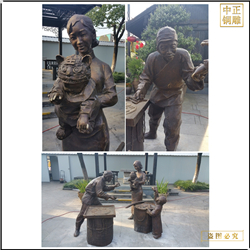 室外(wài)園林女子抱孩子銅雕塑