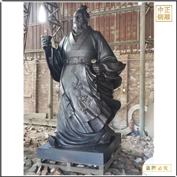 古代将軍喝(hē)酒雕塑