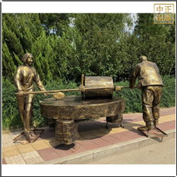 農耕磨谷子人物(wù)雕塑