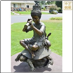 小(xiǎo)孩坐海龜看望遠鏡人物(wù)雕塑