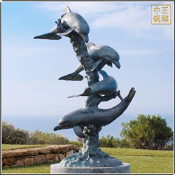 室外(wài)景觀純銅動物(wù)雕塑